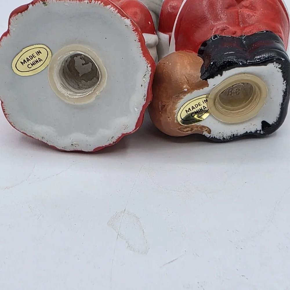 Santa‎ & Mrs Claus Salt & Pepper Shakers Ceramic Red Set Of 2 Christmas Decor
